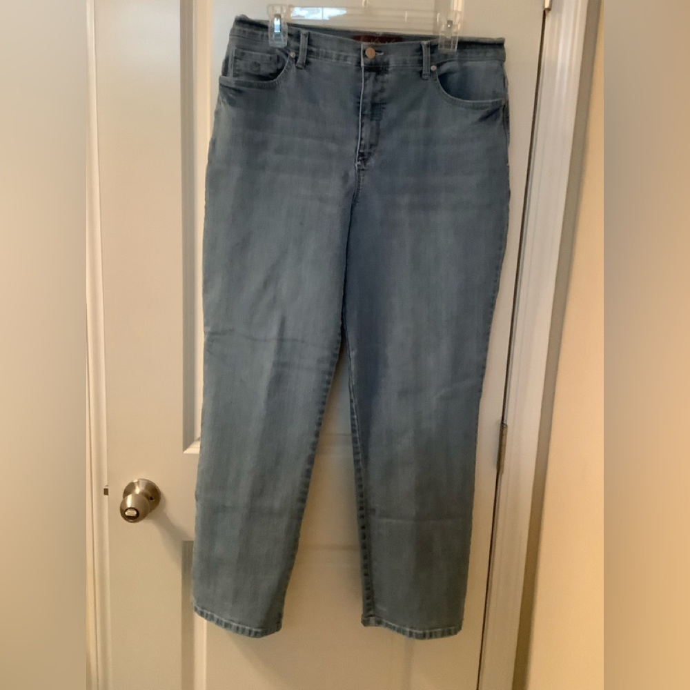 Gloria Vanderbilt jeans, Amanda, size 14 high waist, medium wash, 30” inseam